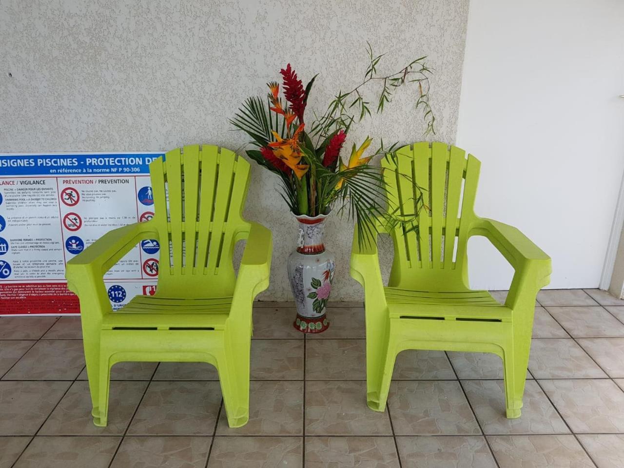 Les Petites Fleurs De Poirier Villa Bouillante Phòng bức ảnh