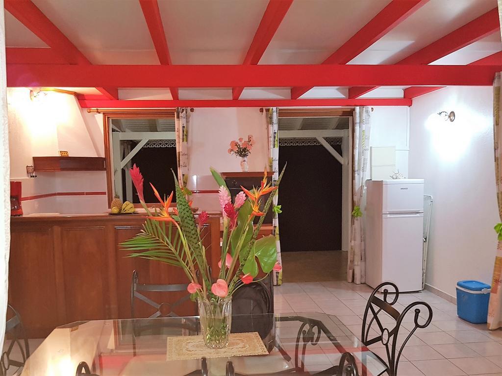 Les Petites Fleurs De Poirier Villa Bouillante Ngoại thất bức ảnh