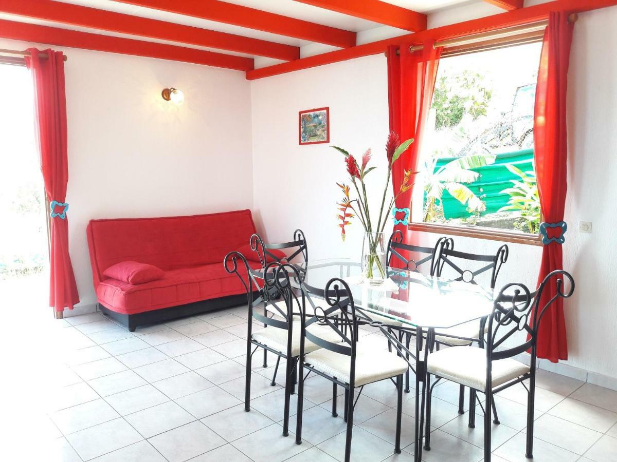 Les Petites Fleurs De Poirier Villa Bouillante Ngoại thất bức ảnh